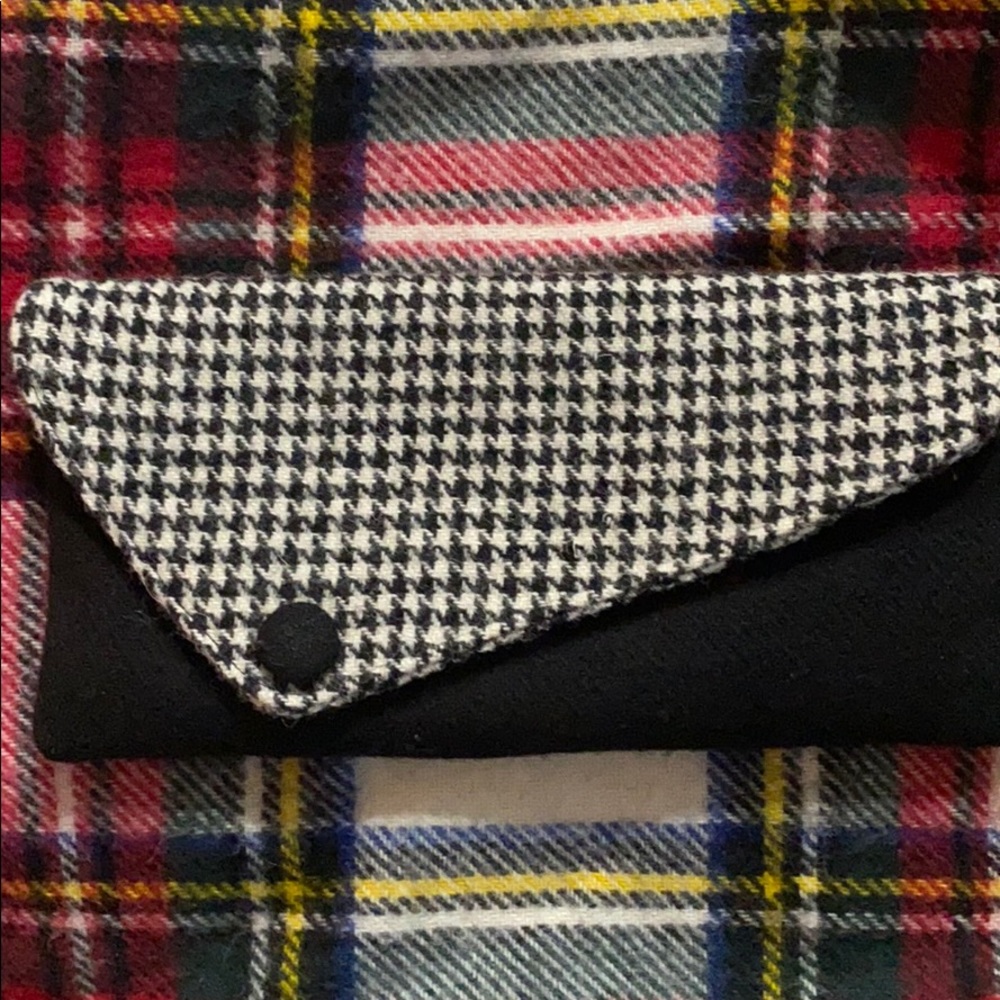 ❌SOLD❌Made in U.K.: Harris Tweed Wool Clutch ❤️